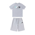Trapstar Decoded Graues Chenille Kurzset - Stilvolles Sommer Streetwear Outfit Herren