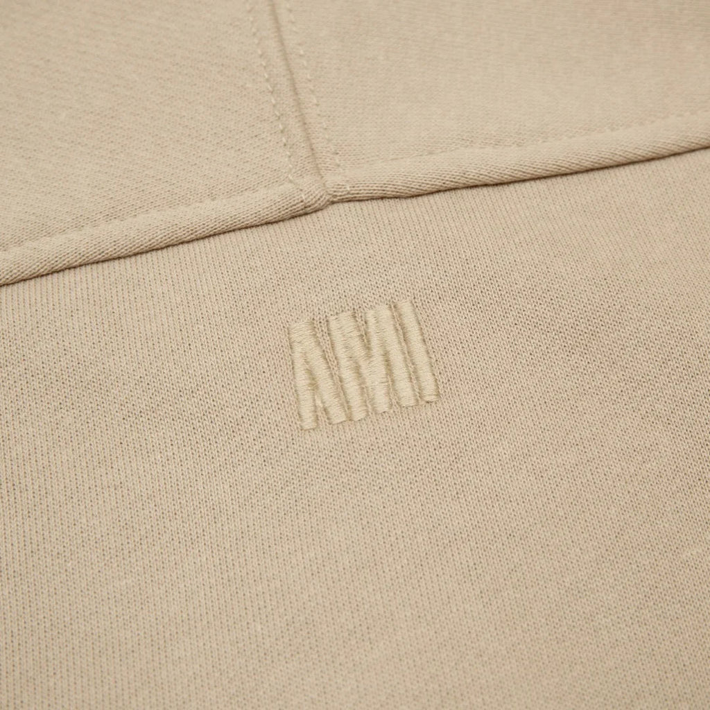 Luxuriöser AMI Paris Marken Hoodie: Premium Qualität, Zeitloses Design & Hoher Komfort