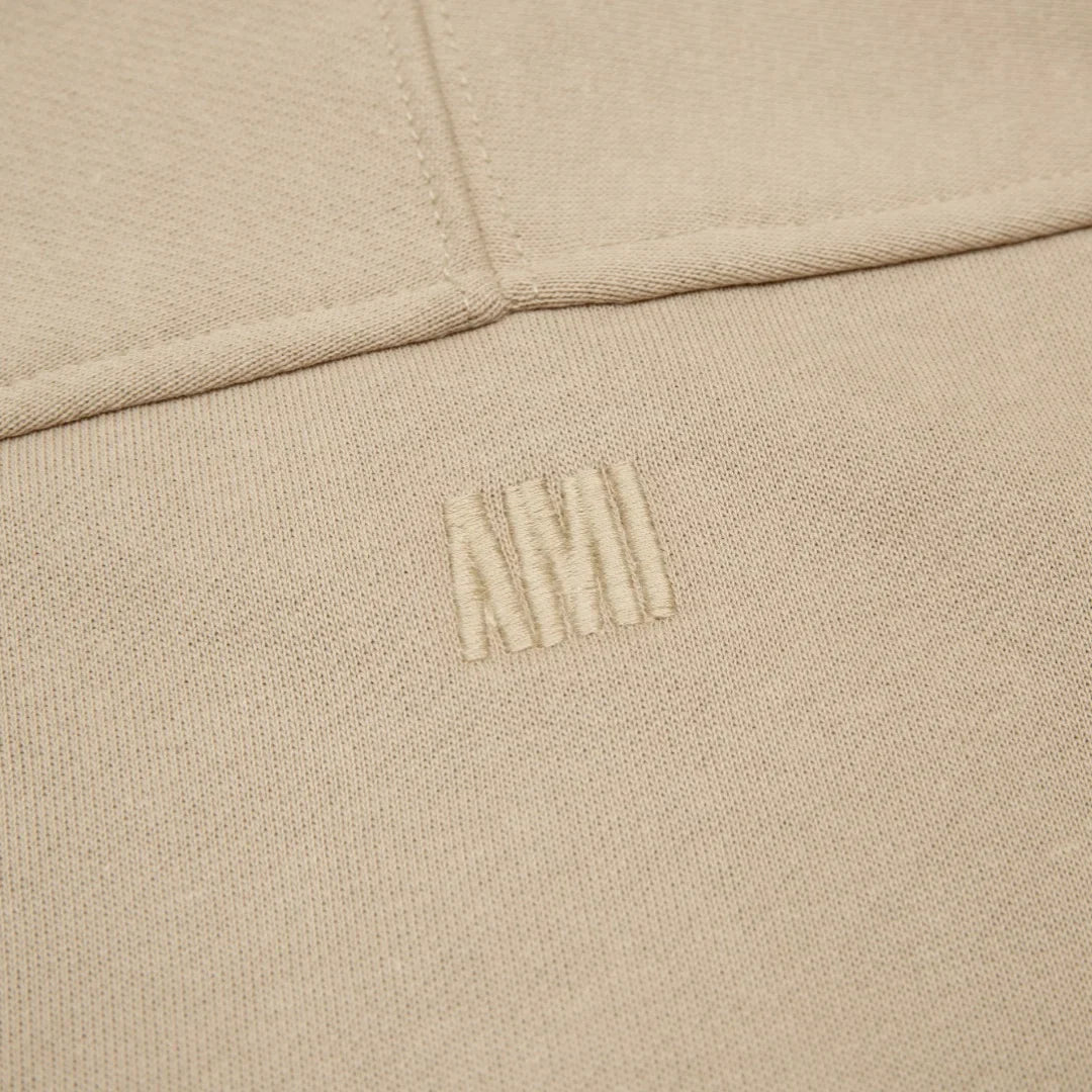 Luxuriöser AMI Paris Marken Hoodie: Premium Qualität, Zeitloses Design & Hoher Komfort