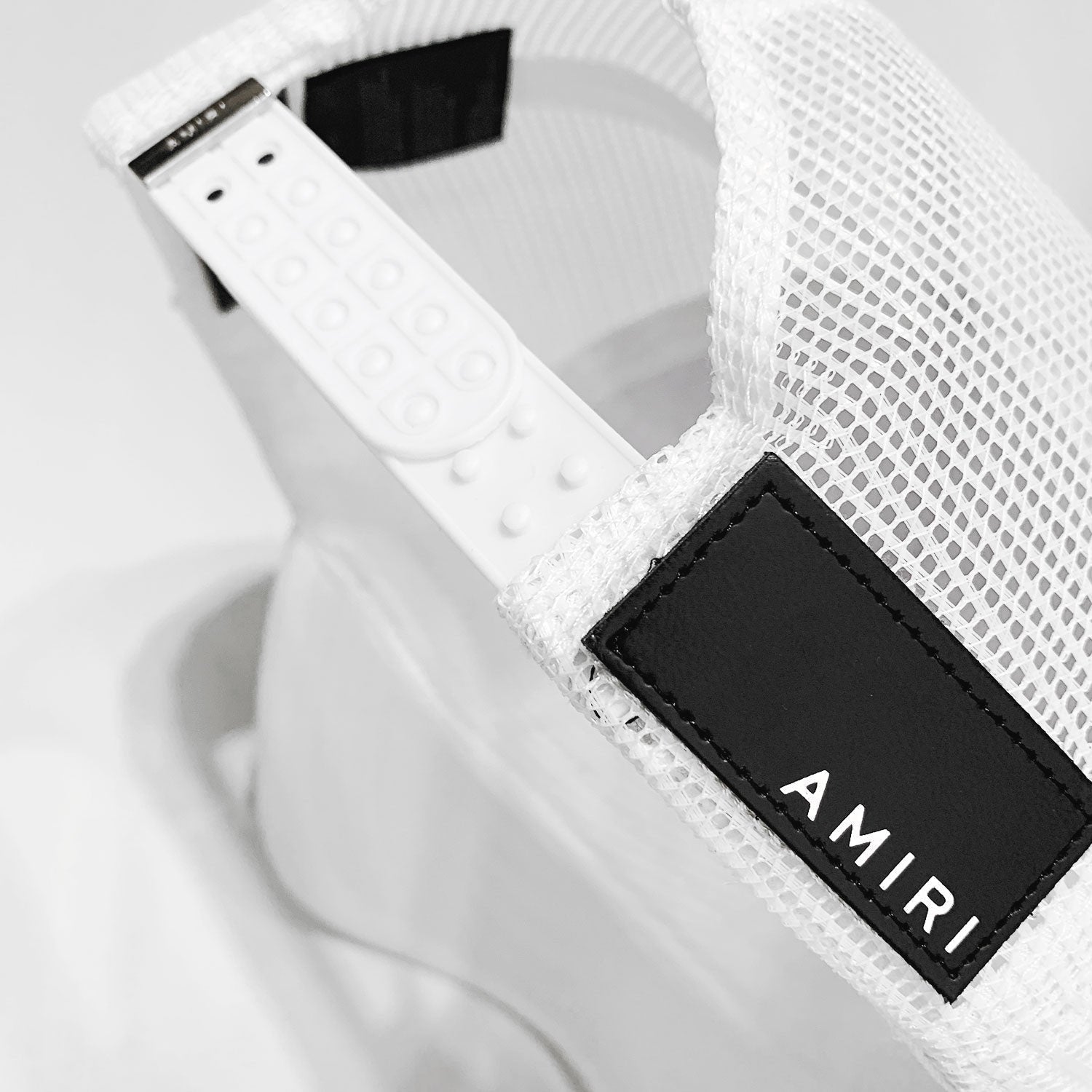 Exklusive Amiri Logo Kappe Weiß/Schwarz – Premium Designer Basecap für Streetwear-Fans