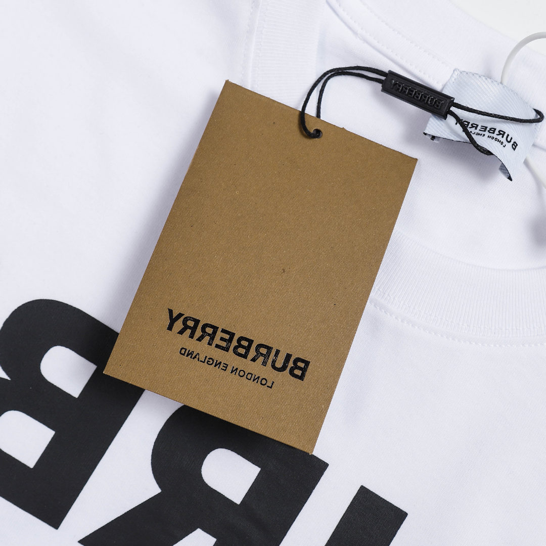 Exklusives Burberry Baumwoll-T-Shirt – Ikonisches Design für Stilvolle Herren und Damen