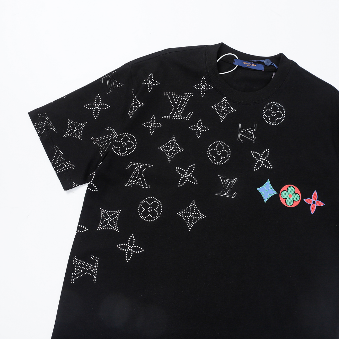 Luxuriöses Louis Vuitton Herren-T-Shirt: Premium-Baumwolle, ikonisches Design, zeitloser Stil