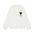 AMI Paris Unisex Hoodie: Stilvoller Komfort mit Herz-Logo für deine Garderobe
