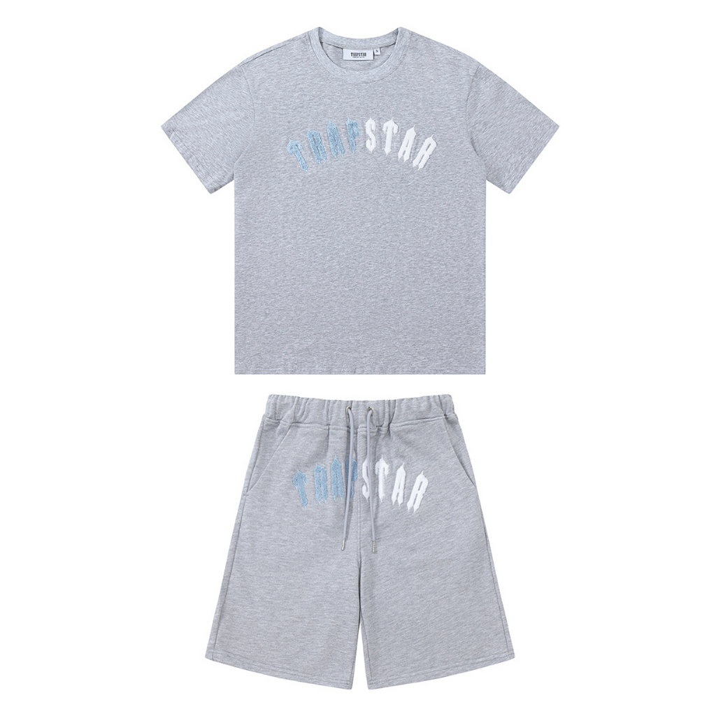 Trapstar Irongate Arch Chenille Shorts Set Grau - Luxuriöser Streetwear Freizeitanzug