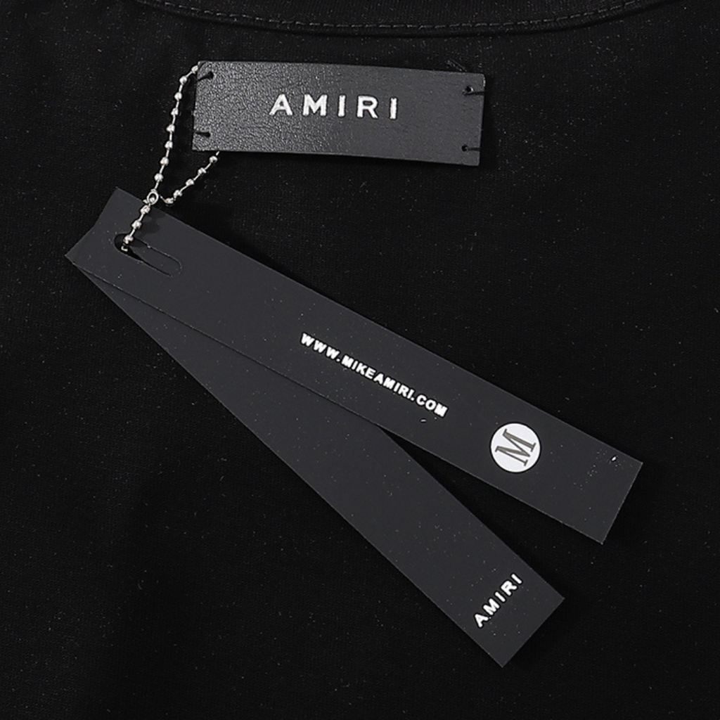 Amiri Peace T-Shirt: Luxuriöses Designer-Shirt mit einzigartigem Friedens-Motiv