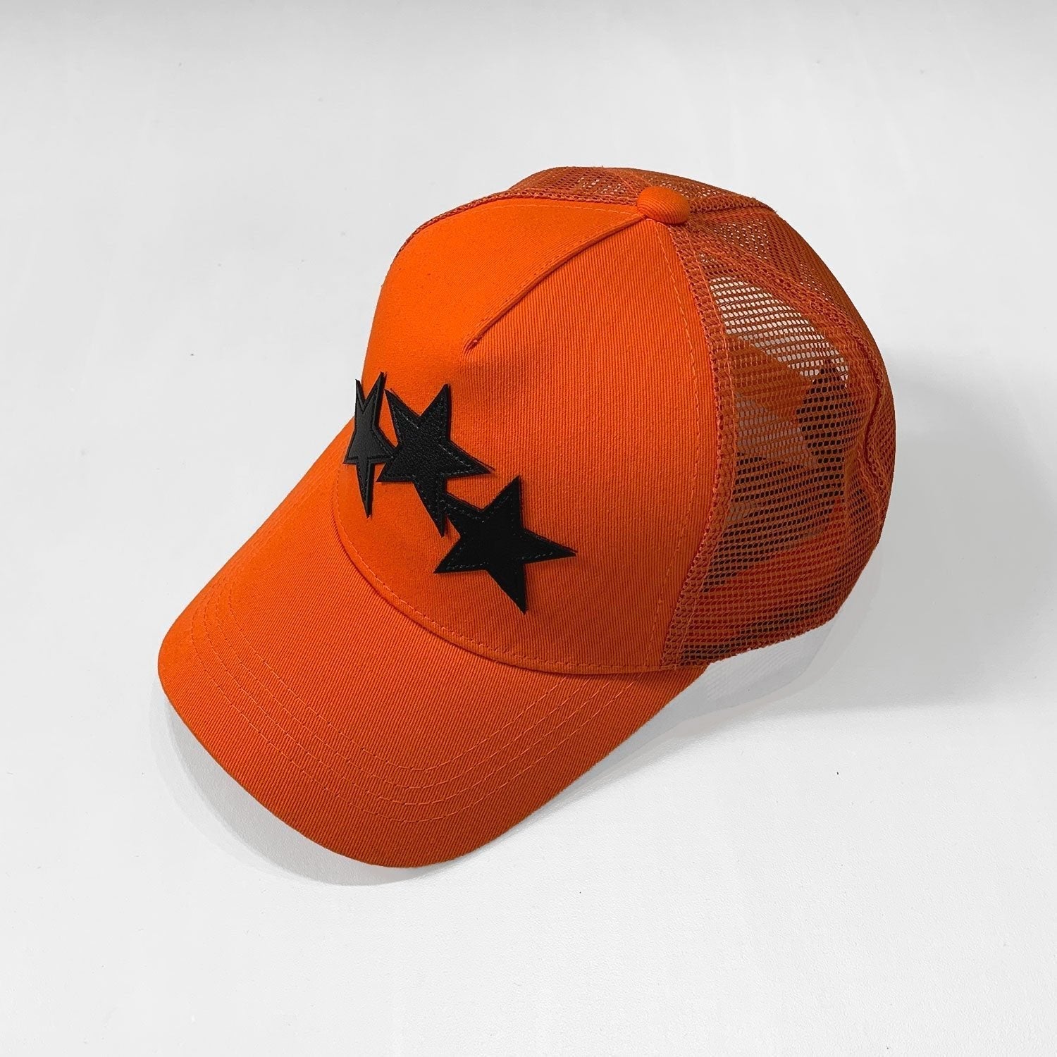 Luxuriöse Amiri Cap Orange-Schwarz mit Logo-Stickerei – Exklusives Streetwear Accessoire