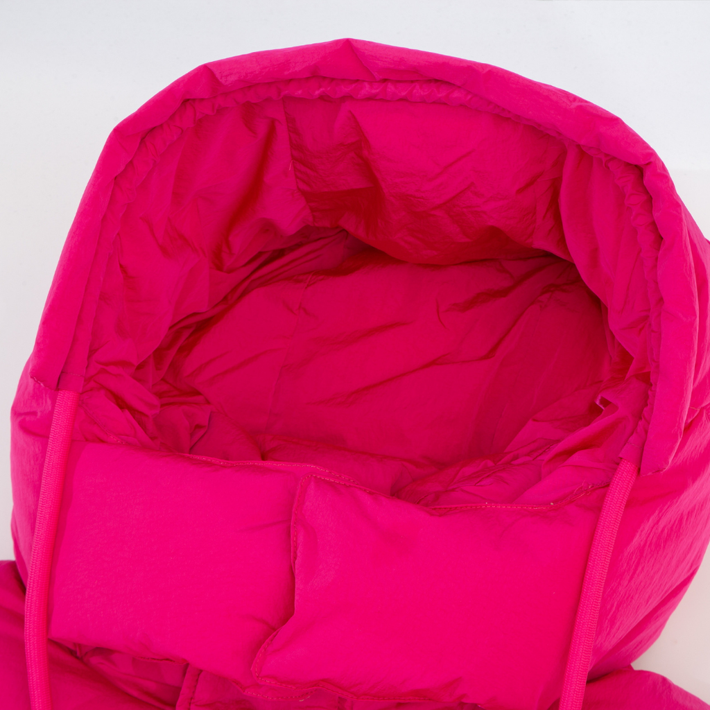 Luxuriöse AMI Paris Damen Rosa Pufferjacke: Trendige Wärme für Stilbewusste