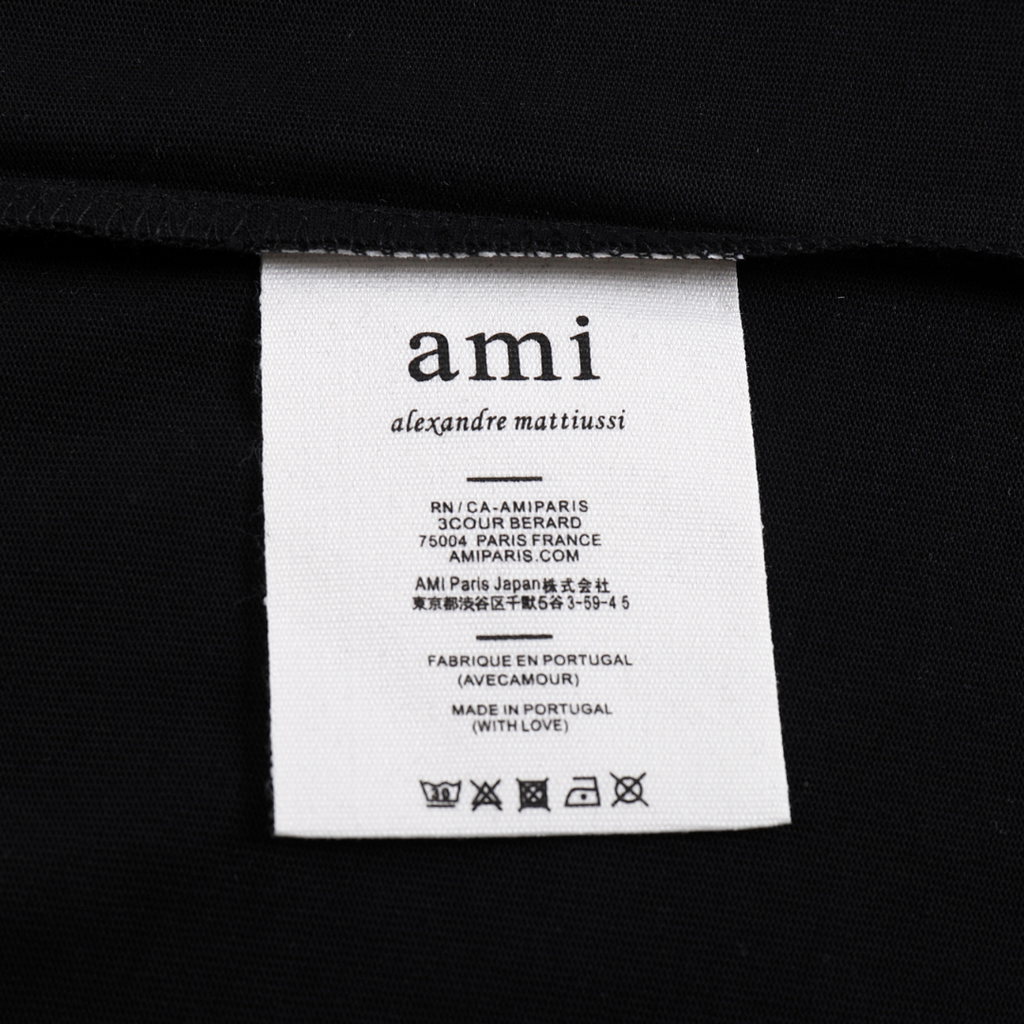 AMI Paris Unisex Herz-Logo T-Shirt: Premium Baumwolle für stilvollen Komfort