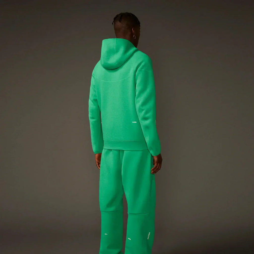 Nike NOCTA Grüner Tech Fleece Anzug: Stilvoller Komfort für Freizeit und Sport
