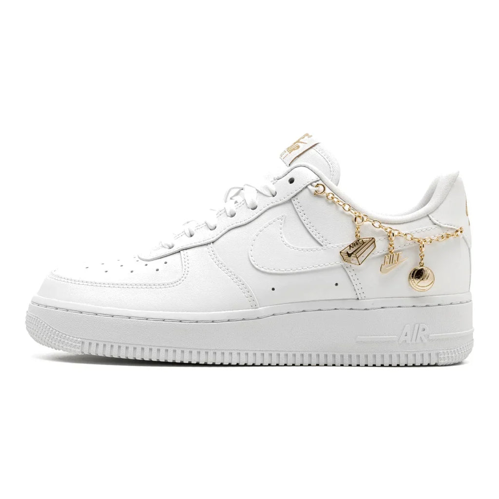 Nike Air Force 1 '07 LX 'Lucky Charms' Weiß Gold Kette Premium Sneaker