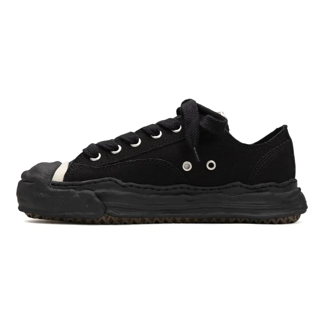 Maison MIHARA YASUHIRO 'HANK' OG Sohle Canvas Low-Top Sneaker Schwarz Unisex