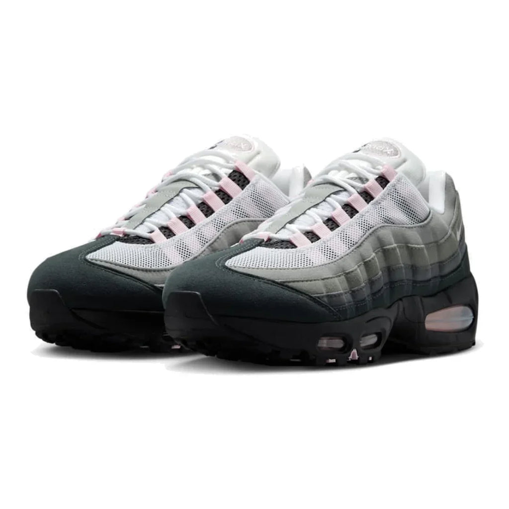 Nike Air Max 95: Stilvolle Sneaker mit Max Air Dämpfung und Wildleder-Overlays