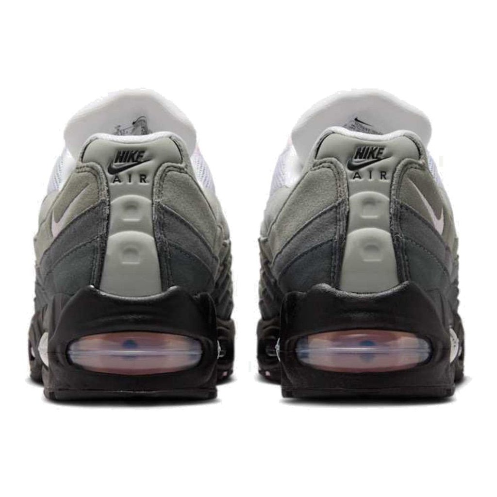 Nike Air Max 95: Stilvolle Sneaker mit Max Air Dämpfung und Wildleder-Overlays